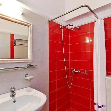 Petros Апартаменты Тира