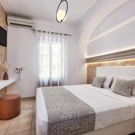 Petros * Fira (Santorini)