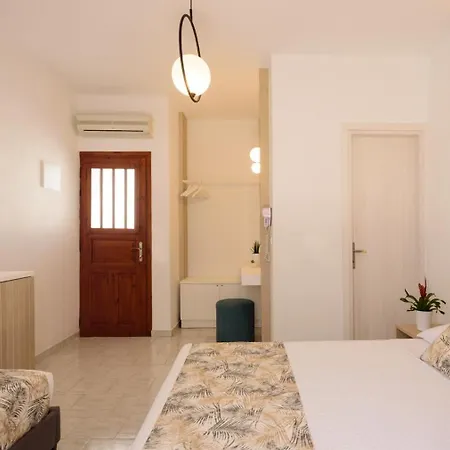 Petros Apartment *