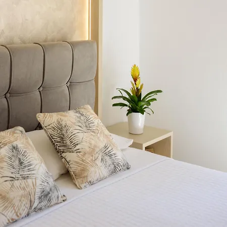 Апартаменты Petros *