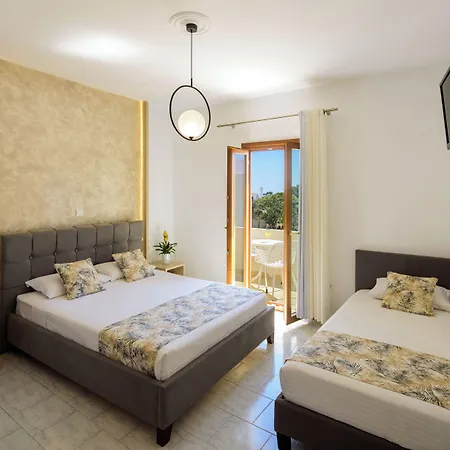 Petros Fira (Santorini)