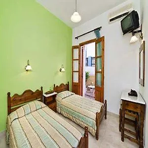 Petros Apartman Fíra