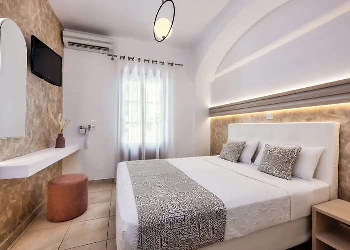 Petros * Fira (Santorini)